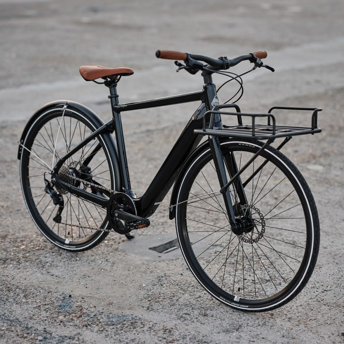 E-Bike Voya E+ momentum van Giant in de kleur Ink.